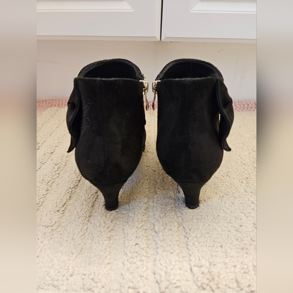 Ann’s elastic velvet side large bow stiletto boots, with Thick 11mm latex insole - Picture 10 of 16